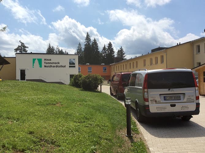 Haus Tanneneck GmbH - Pflege-und Betreuungszentrum