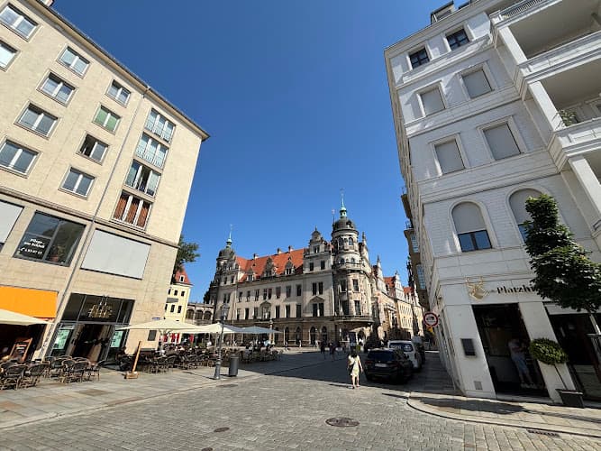 Wohnen & Pflege für Senioren im Haus am Schloss